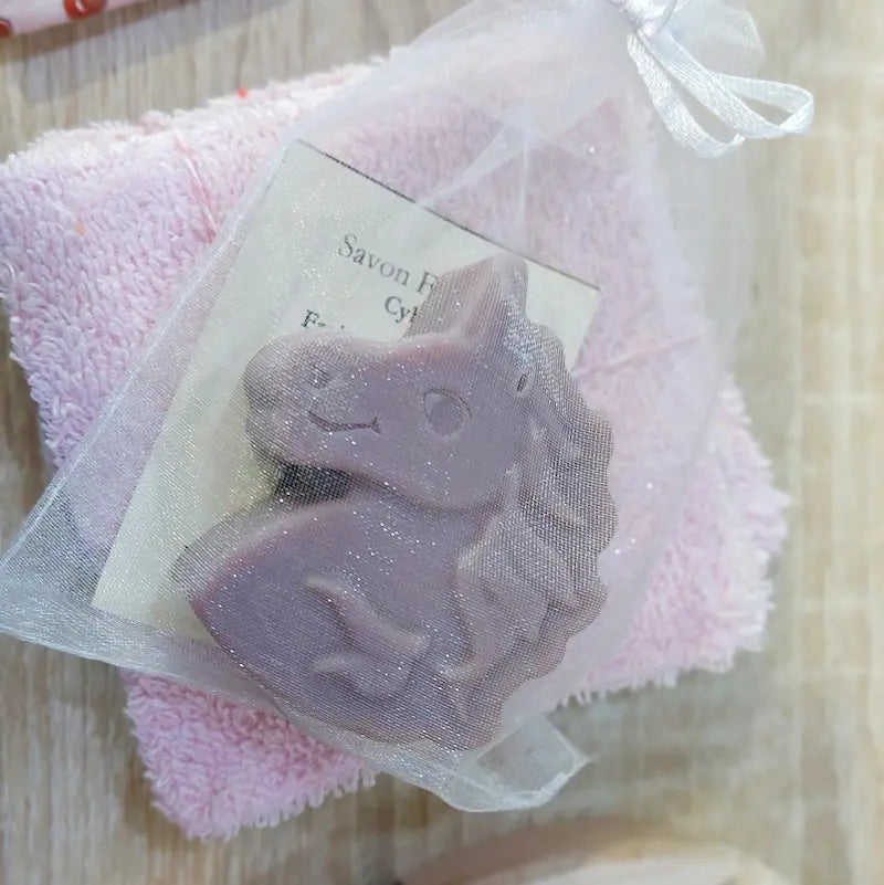 arbaurea-licorne-f-rique-savon-80g-fraise-framboise-peaux-sensibles image 3